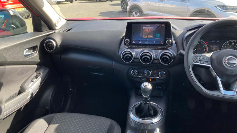 Nissan Juke 1.0 DiG-T 114 Acenta 5dr Petrol Hatchback